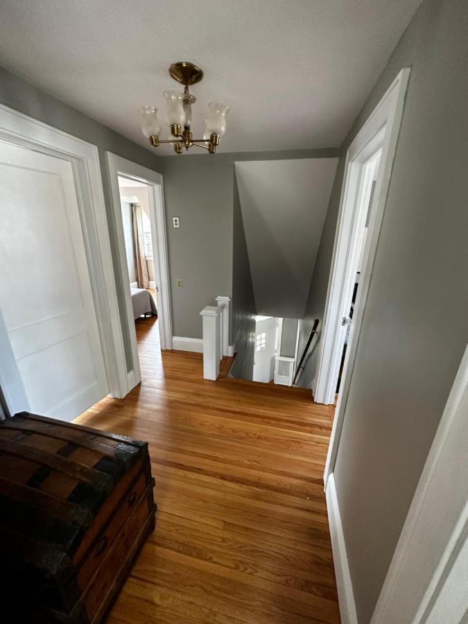 Cute Cape Cod Style Home Питсфилд Экстерьер фото