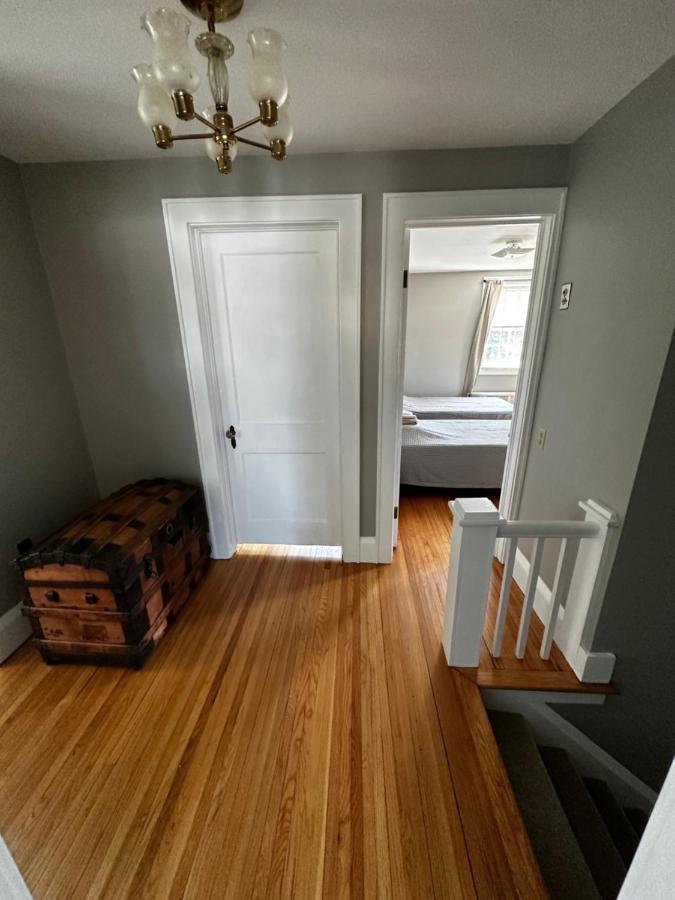Cute Cape Cod Style Home Питсфилд Экстерьер фото