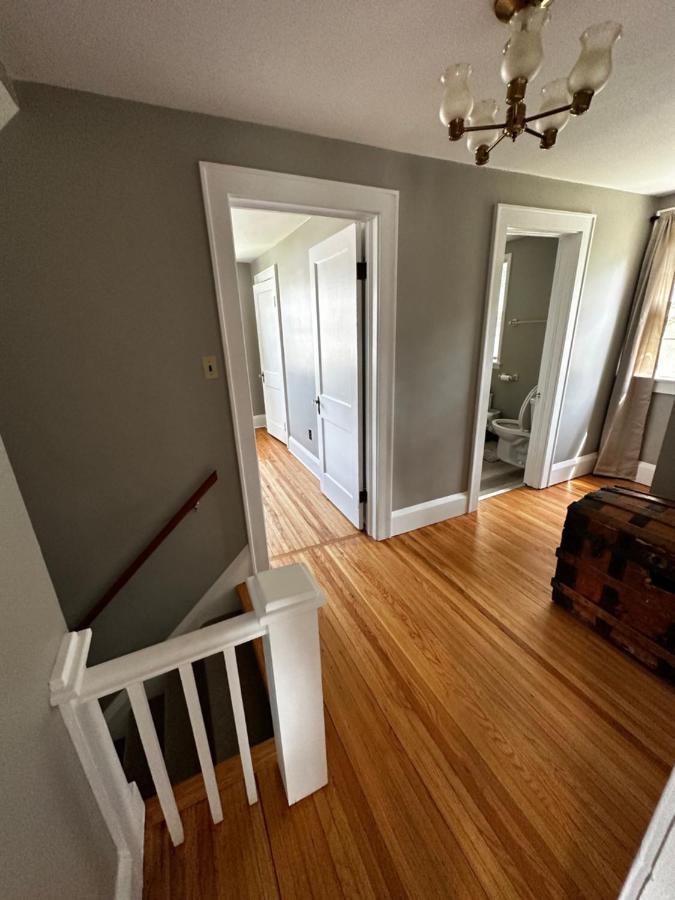 Cute Cape Cod Style Home Питсфилд Экстерьер фото